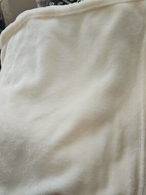 Home Studio Blanket Plush Throw Cream